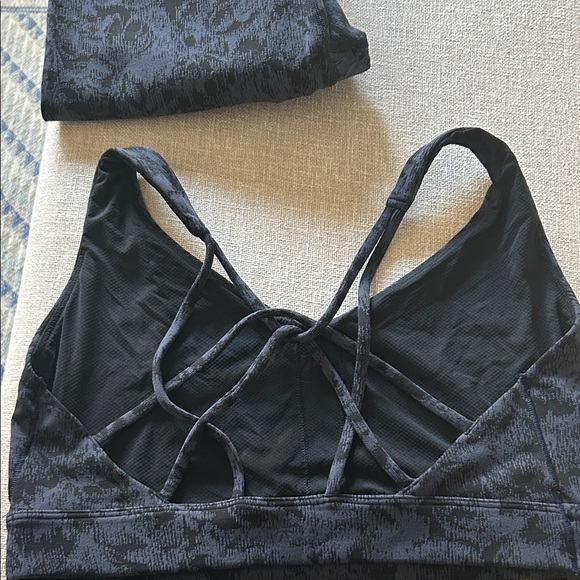 Athleta Black and blue Tight pant and crop top set with Subtle Pattern - Picture 9 of 11